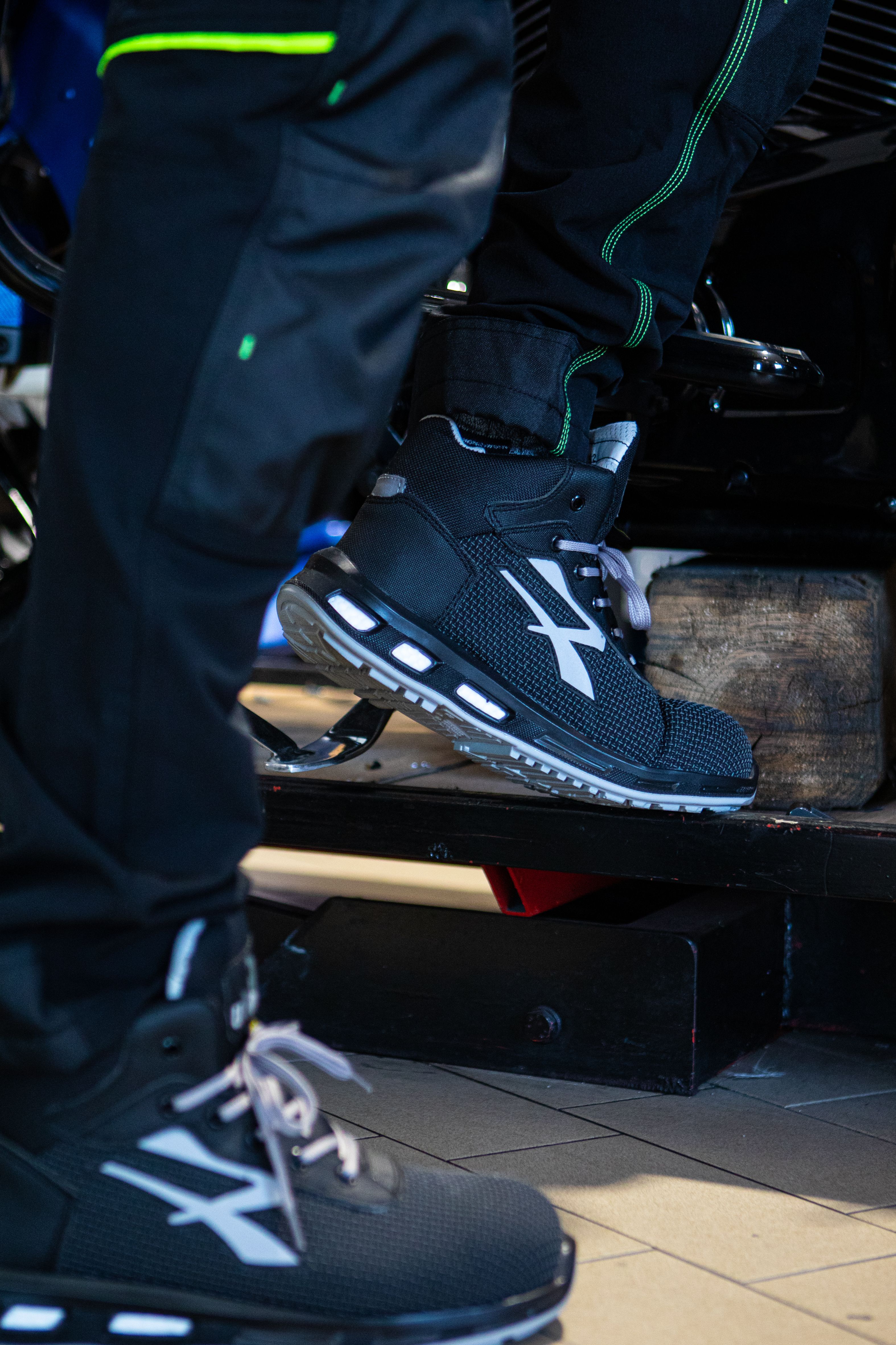 STIVALI DA LAVORO ANTINFORTUNISTICI IN PELLE S3 SRC IMPERMEABILI PESCA CACCIA | Leroy Merlin - Foto 3