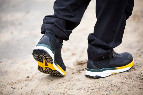 MASCOT® FOOTWEAR - Carbon Plate Technology