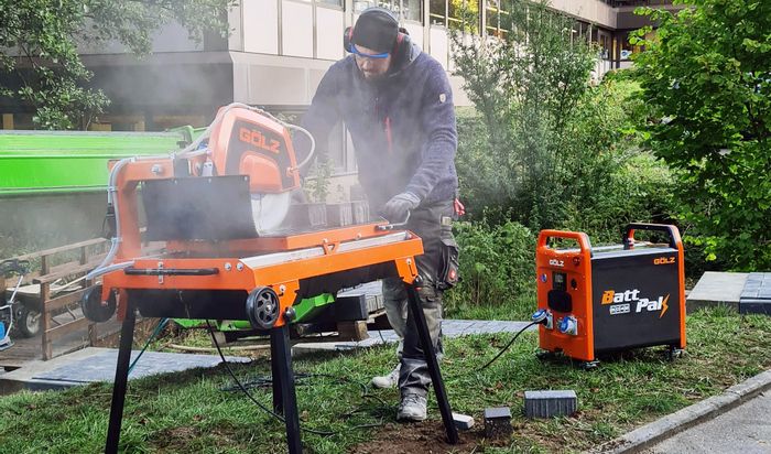 Golz Battery Generators 