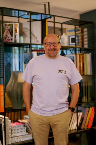 Speaker profile image for Julian Taylor