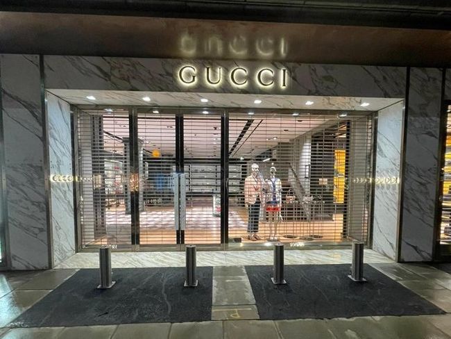 Crowdguard lowers ram-raid risk for high end brand at Gucci stores
