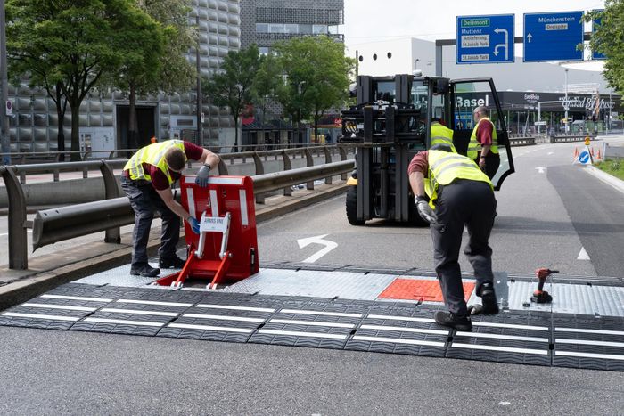 ARMIS ONE - HVM barrier with access control
