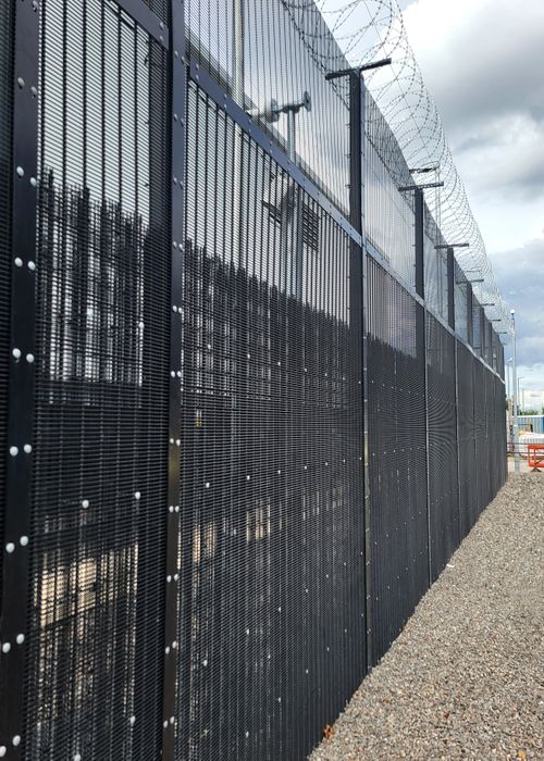 CorruSec SR4 - LPS 1175 D10 (SR4) Fencing System