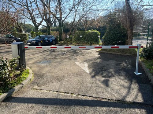 FBA Automatic Rising Arm Barrier