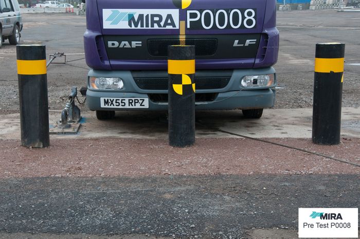 SSF100 Resilience Bollard