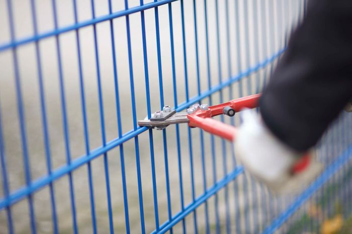Fence mounted detection