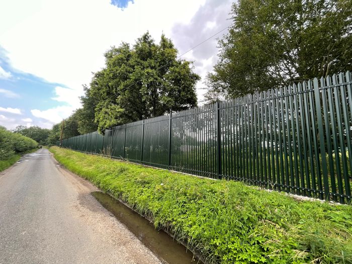 Lochrin Combi SL2 - LPS1175 Issue 8 : B3 (SR2) Fencing