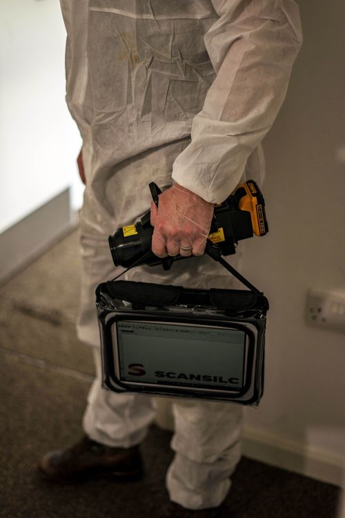 SCANNO - Flyweight portable x-ray system