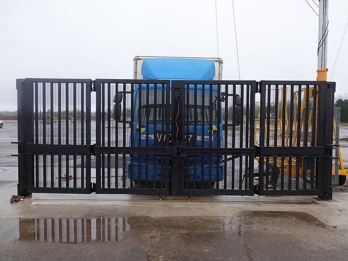 IWA14 & LPS1175 Terra Bi-folding Gates