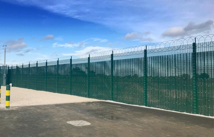 CorruSec SR4 - LPS 1175 D10 (SR4) Fencing System