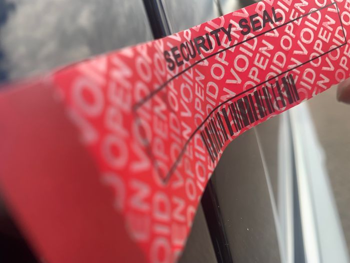 Non-Residue Tamper Evident Labels