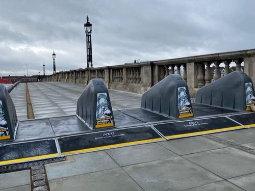 Hampton Court Bridge ' temporary HVM as an interim measure
