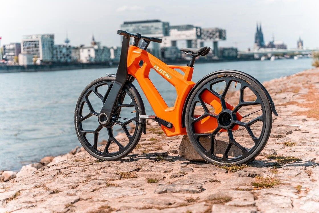 World first at Engineering Expo: igus unveils the world's first urban bike made from recycled plastic