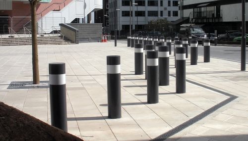 SSF100 Resilience Bollard