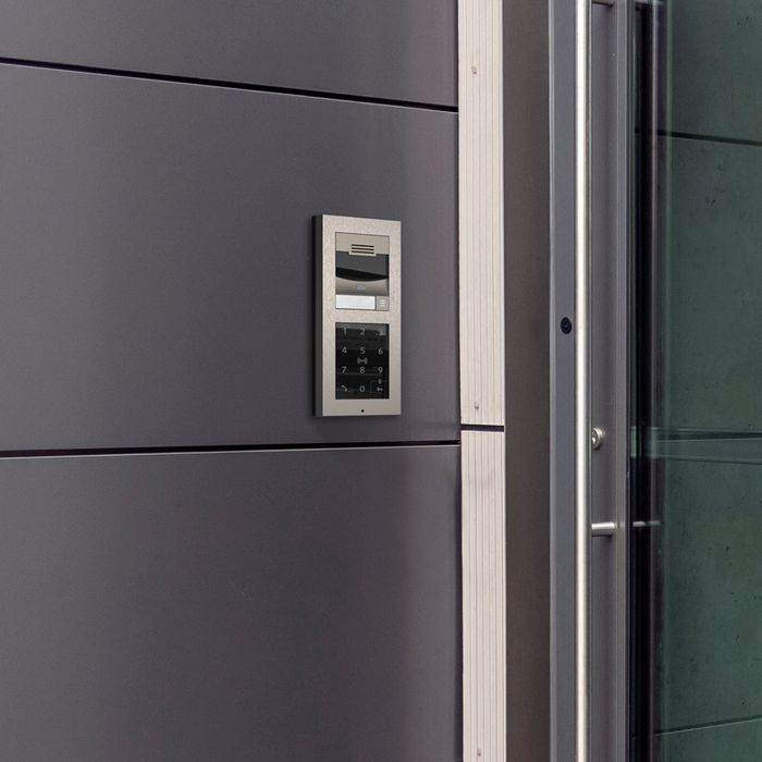 2N® Access Unit 2.0 – Bluetooth & Touch keypad & RFID
