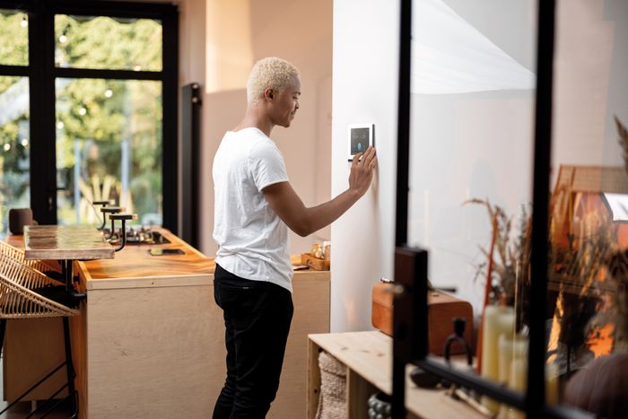 2N  Indoor View - answering unit with 7″ HD touchscreen
