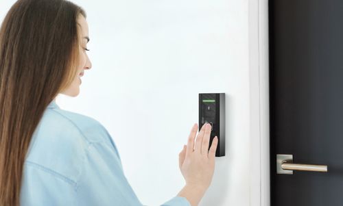 2N Access Unit M -  Powerful and versatile access reader that offers easy installation