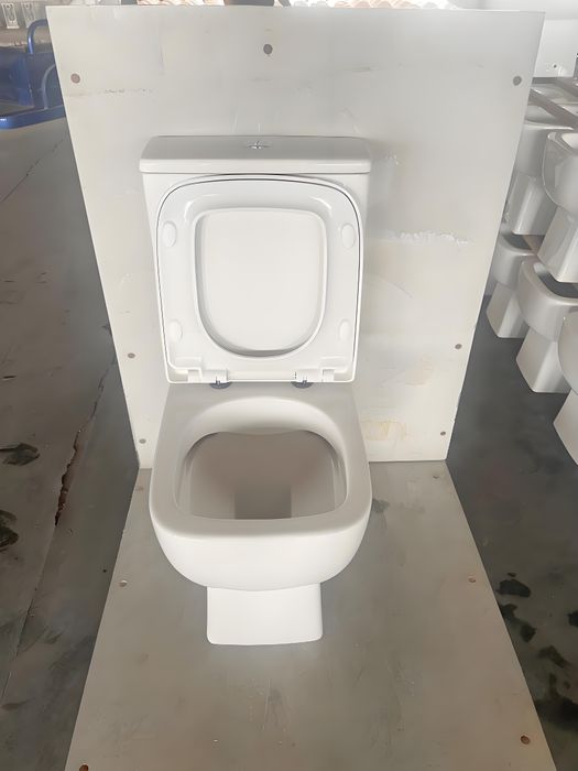 2205A 550mm COMPACT TOILET Rimless open back close coupled toilet