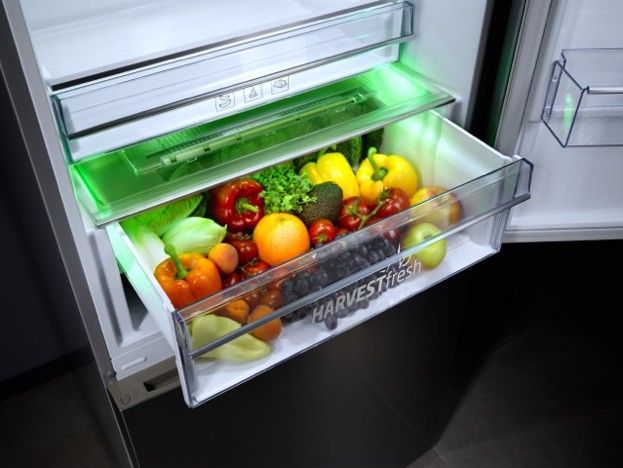 Fully Integrated Combi Fridge Freezer – Frost Free and FreezerGuard