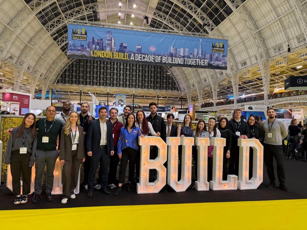 London Build Selena 