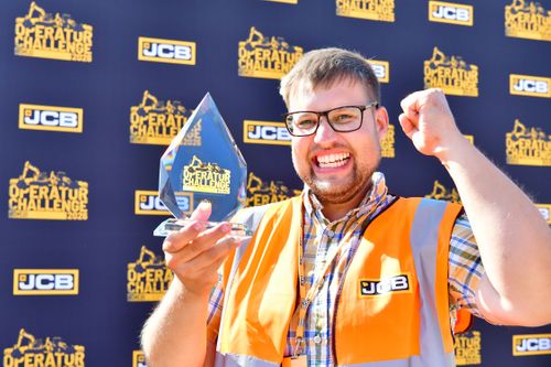 NEW YORK AWAITS AS TOM IS CROWNED JCB OPERATOR OF THE YEAR