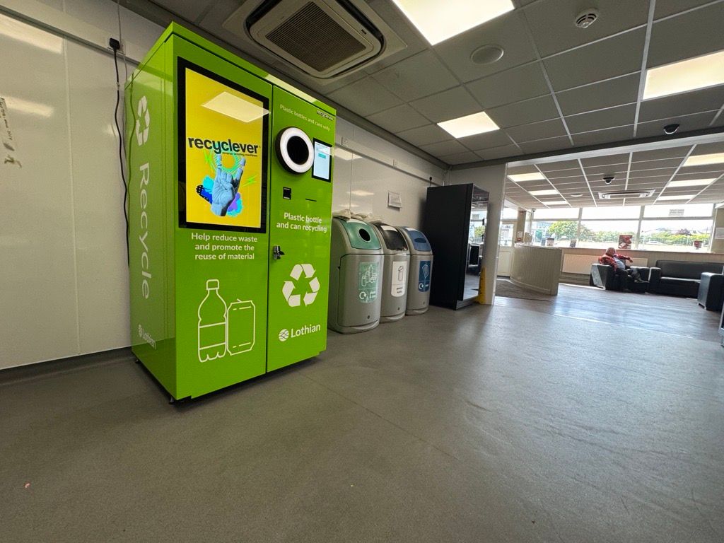 Recyclever Deploys Reverse Vending Machines at Lothian Buses Depot in Edinburgh
