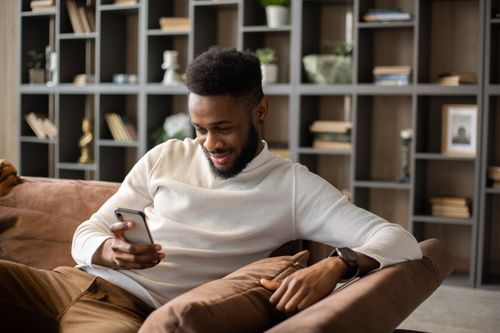 What role do mobile apps play in retail?