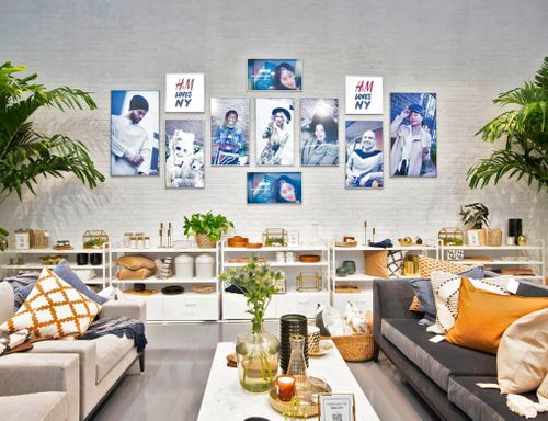 Spark Series Digital Canvas — The Modern Retail Display Standard