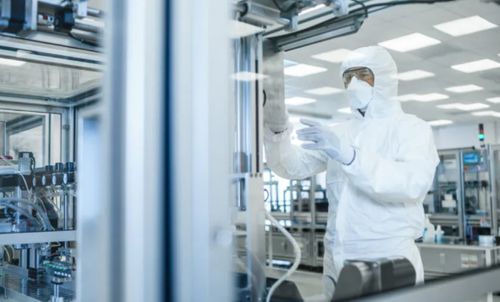 Gas monitoring in semiconductor manufacturing