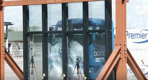 HVMCURTAIN WALLING CRASH TEST