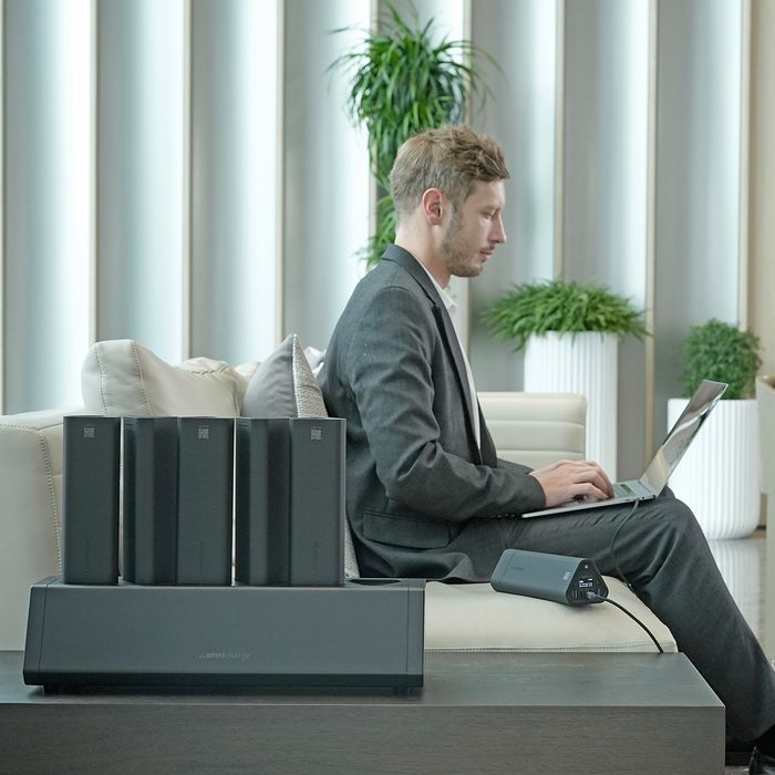 Omnicharge - Omni Power Station 40C+