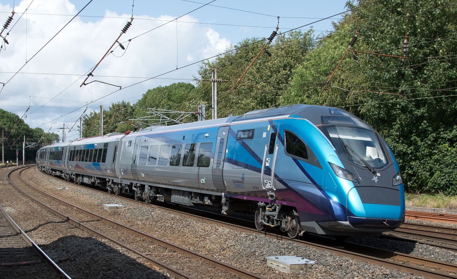 TRANSPENNINE Express