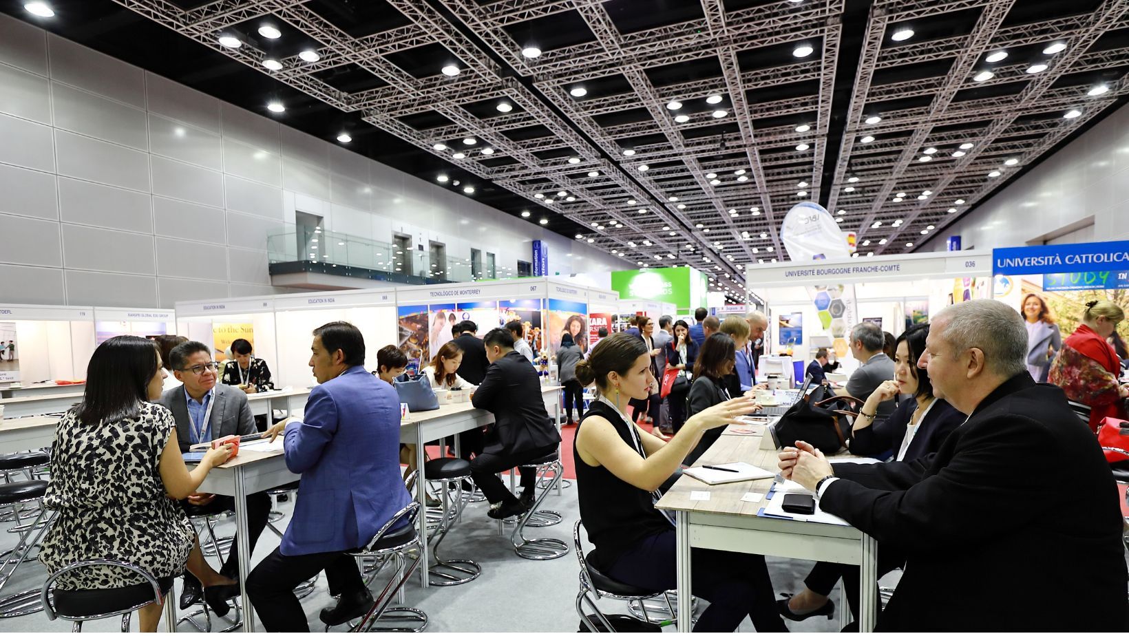 Kuala Lumpur Convention Centre Sowcases Malaysia's Hidden Gems at the Meetings Show in London