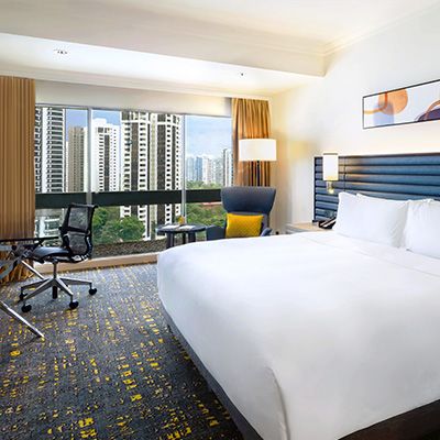 Deluxe Room with Club Access - King