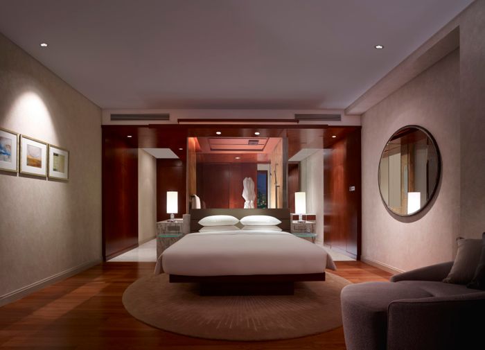Rooms and Suites