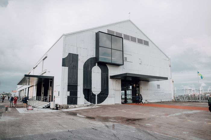 Shed 10
