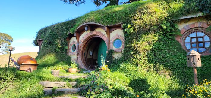 Host a Hobbit style feast at the Hobbiton - Movie Set