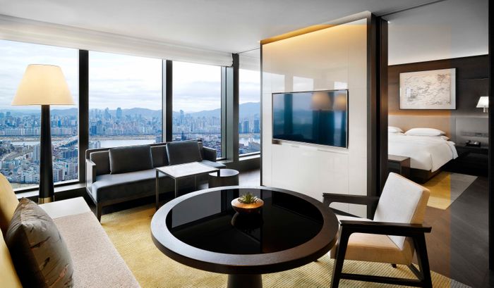 Rooms & Suites