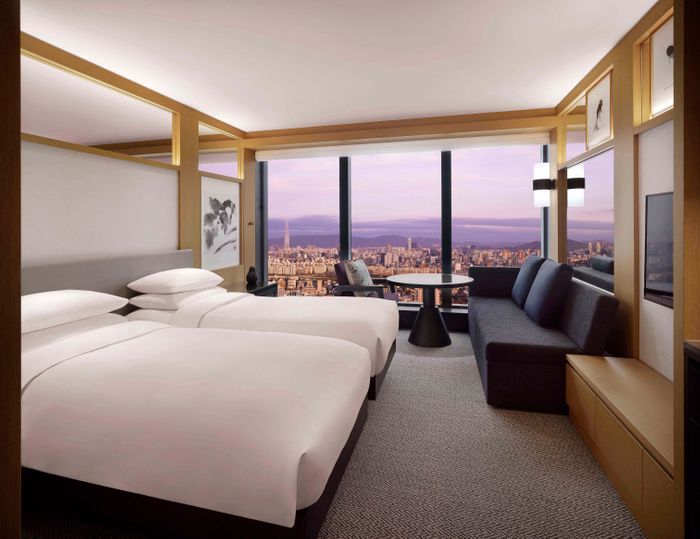 Rooms & Suites