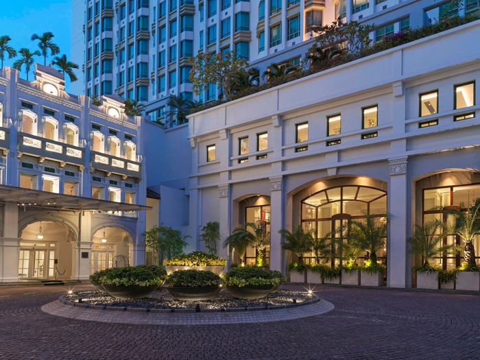 Hotel Facade - Porte-cochère