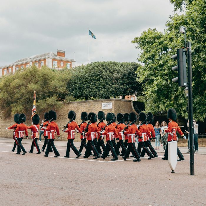 London - Changing Guards