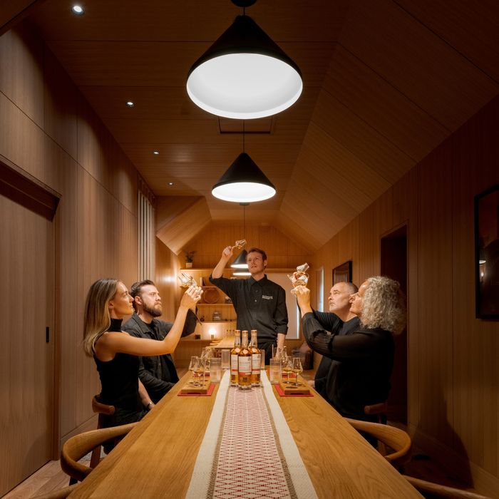 Scotland - Whisky Distillery Tasting Tour