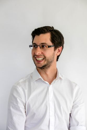 Speaker profile image for Simon Cross