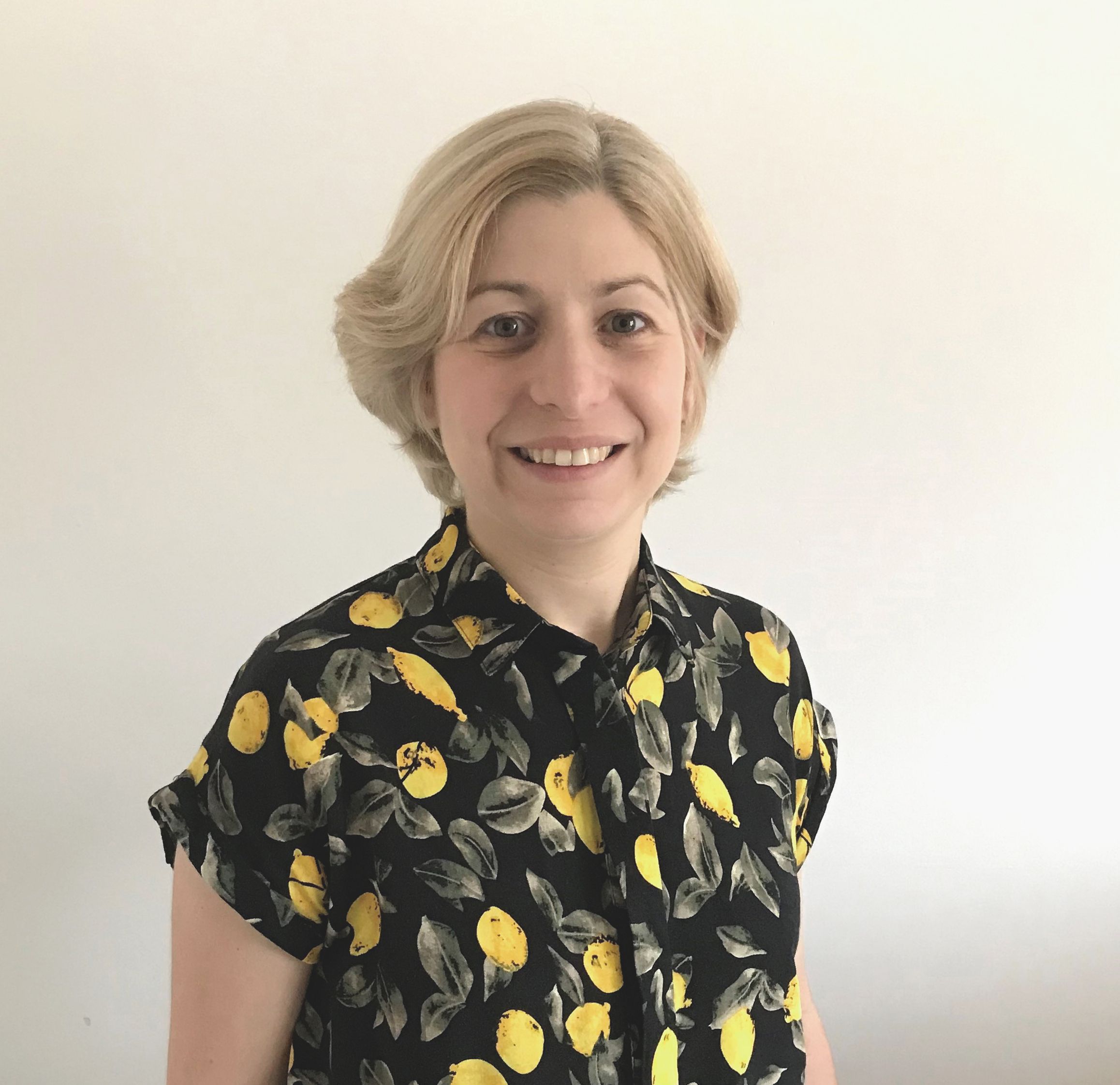 Dr Ana McMillin