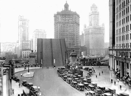 1926 - Michigan Avenue Bridge 