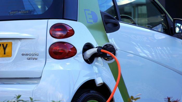 New '37million investment for British engineering to develop electric wireless, solar and mass chargepoint infrastructure