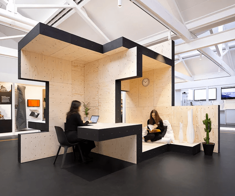 AUAR uses robotically fabricated timber blocks to build temporary home-office in London