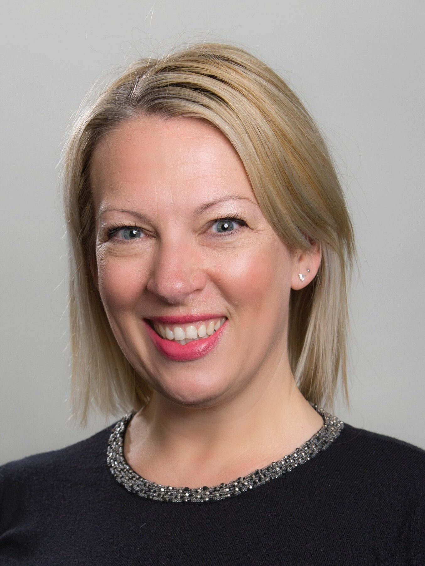 Shelley Caton