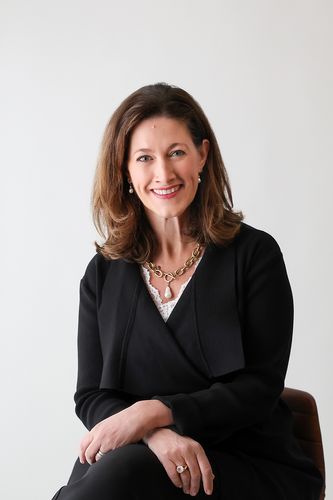 Lucy Bingle - Lucy Bingle, LinkedIn Marketing Experts. 
