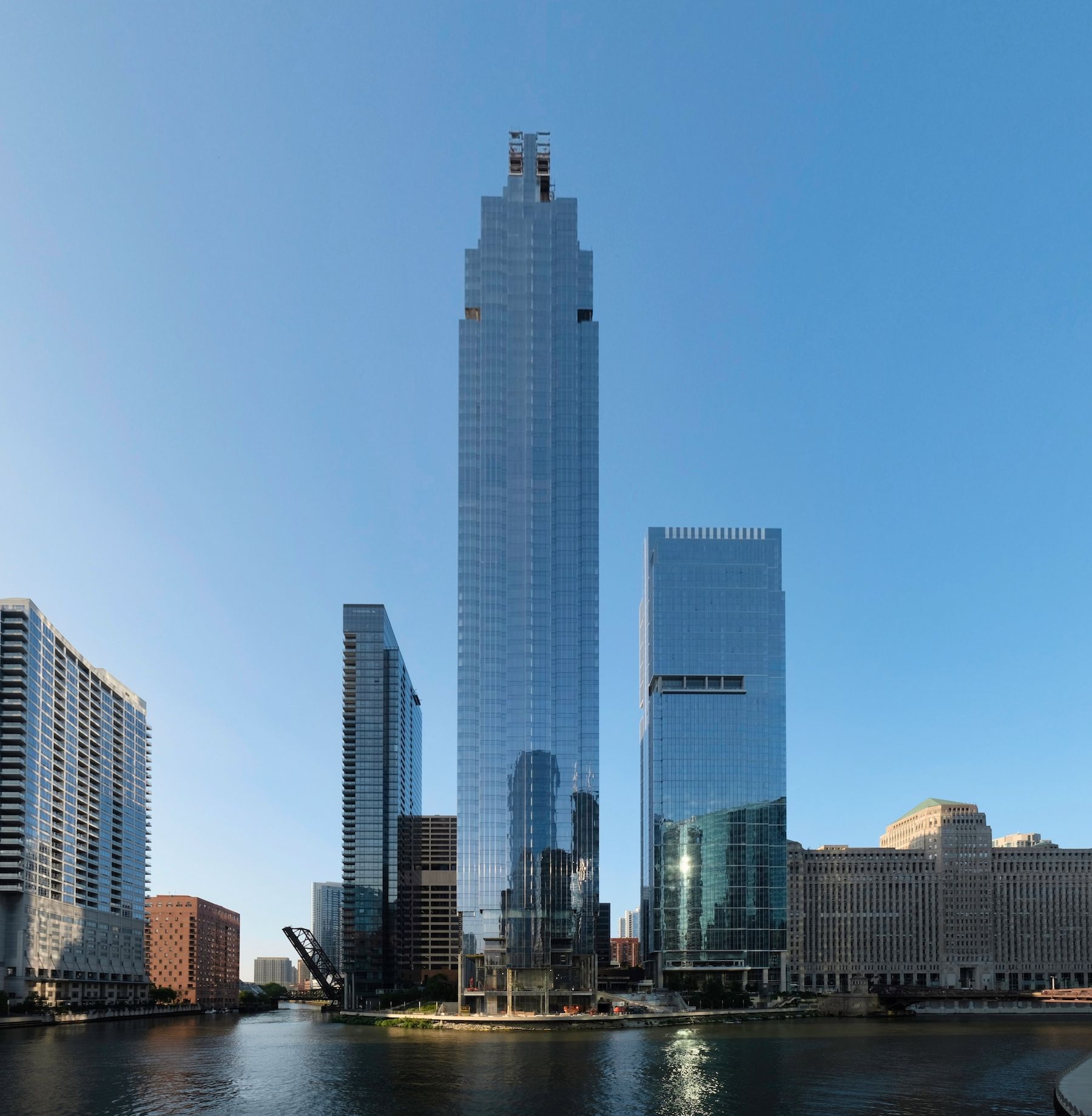 Crown Installed at Salesforce Tower Chicago in River North